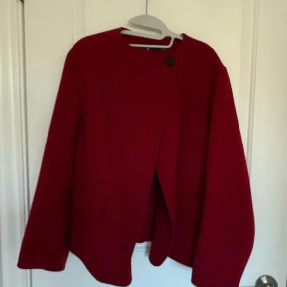 Uniqlo Women's Red Blazer - Picture 3 of 3